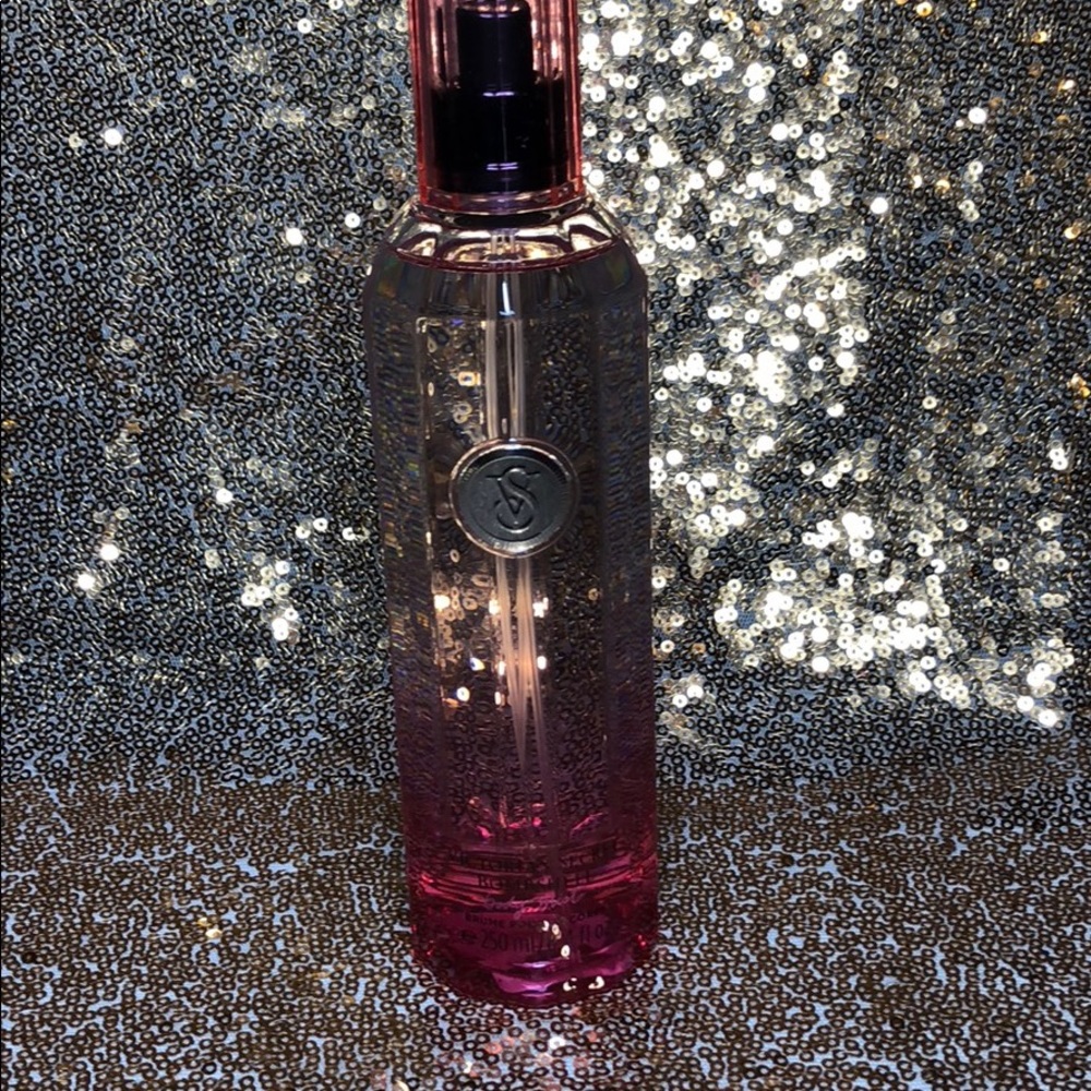 Victoria secret BOMBSHELLfragrance mist 8.4 NWT - Picture 2 of 2